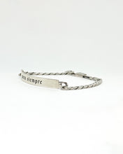Cargar imagen en el visor de la galería, Pulsera Barbada con Placa Personalizada Mini