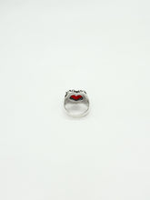 Cargar imagen en el visor de la galería, Anillo Corazón Flamas con Cristal