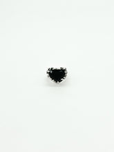Cargar imagen en el visor de la galería, Anillo Corazón Flamas con Piedra