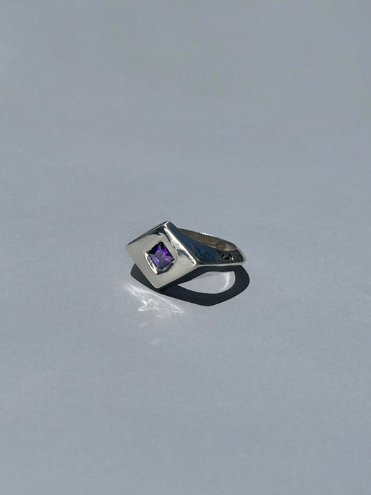 Anillo Rombo con Incrustación