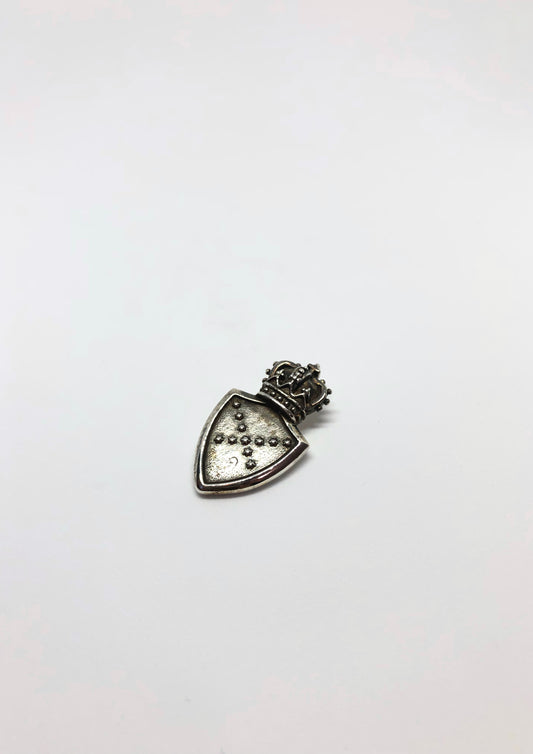 Collar escudo y corona