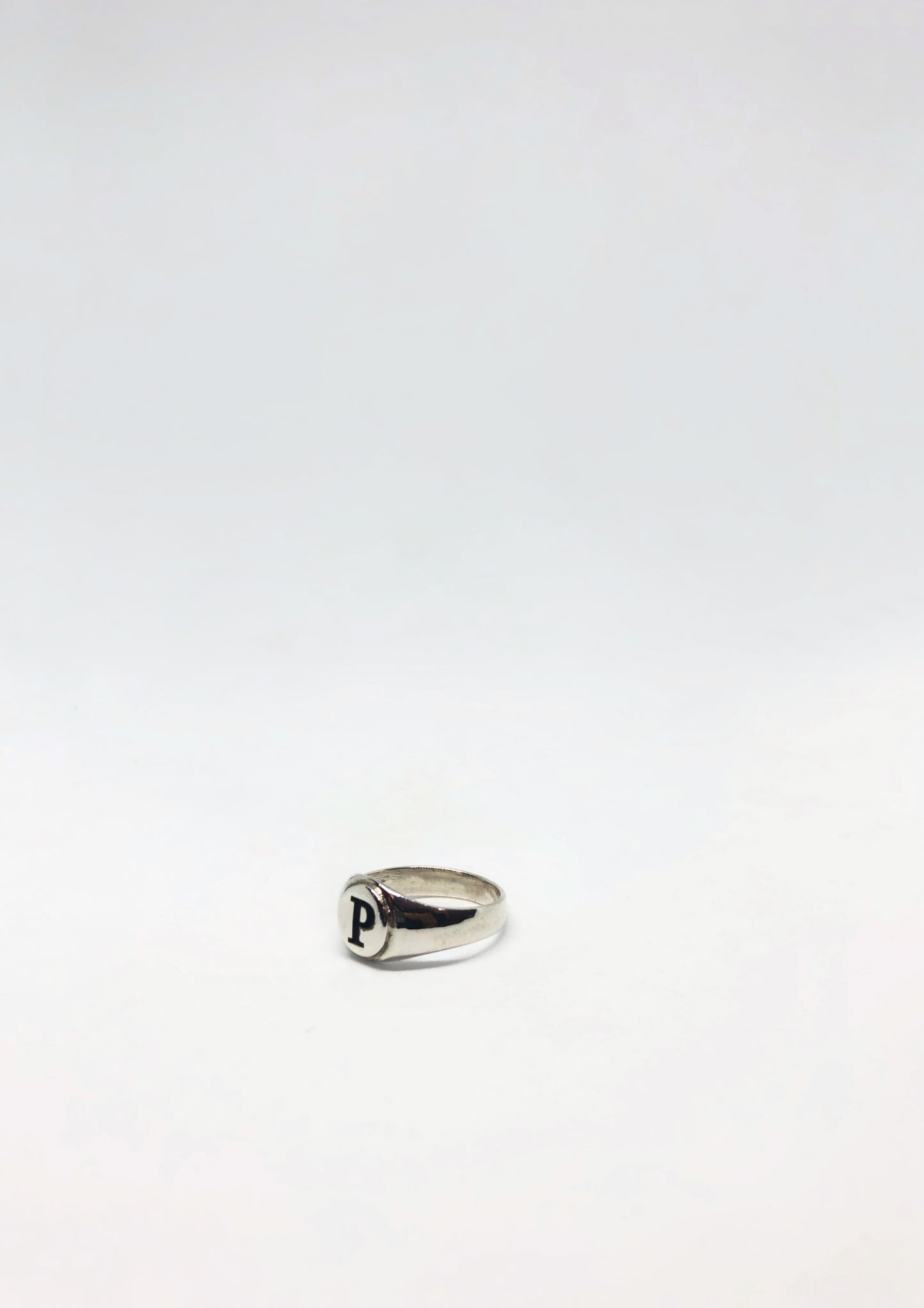Anillo Circular Letra Mini