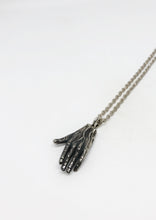 Cargar imagen en el visor de la galería, Collar Mano con Ojo