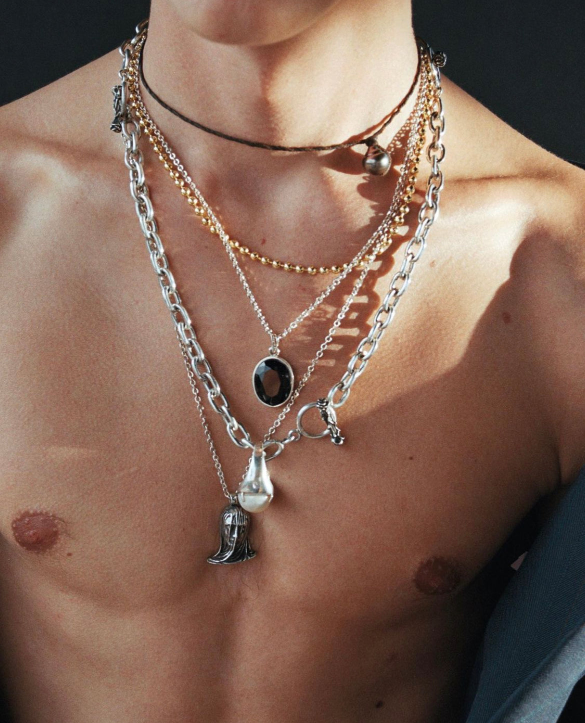 Collar Ovalado con Piedra
