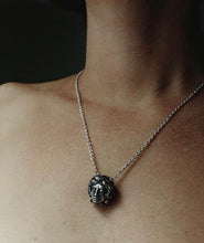 Cargar imagen en el visor de la galería, Collar Medusa
