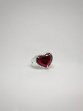 Cargar imagen en el visor de la galería, Anillo Corazón Con Cristal