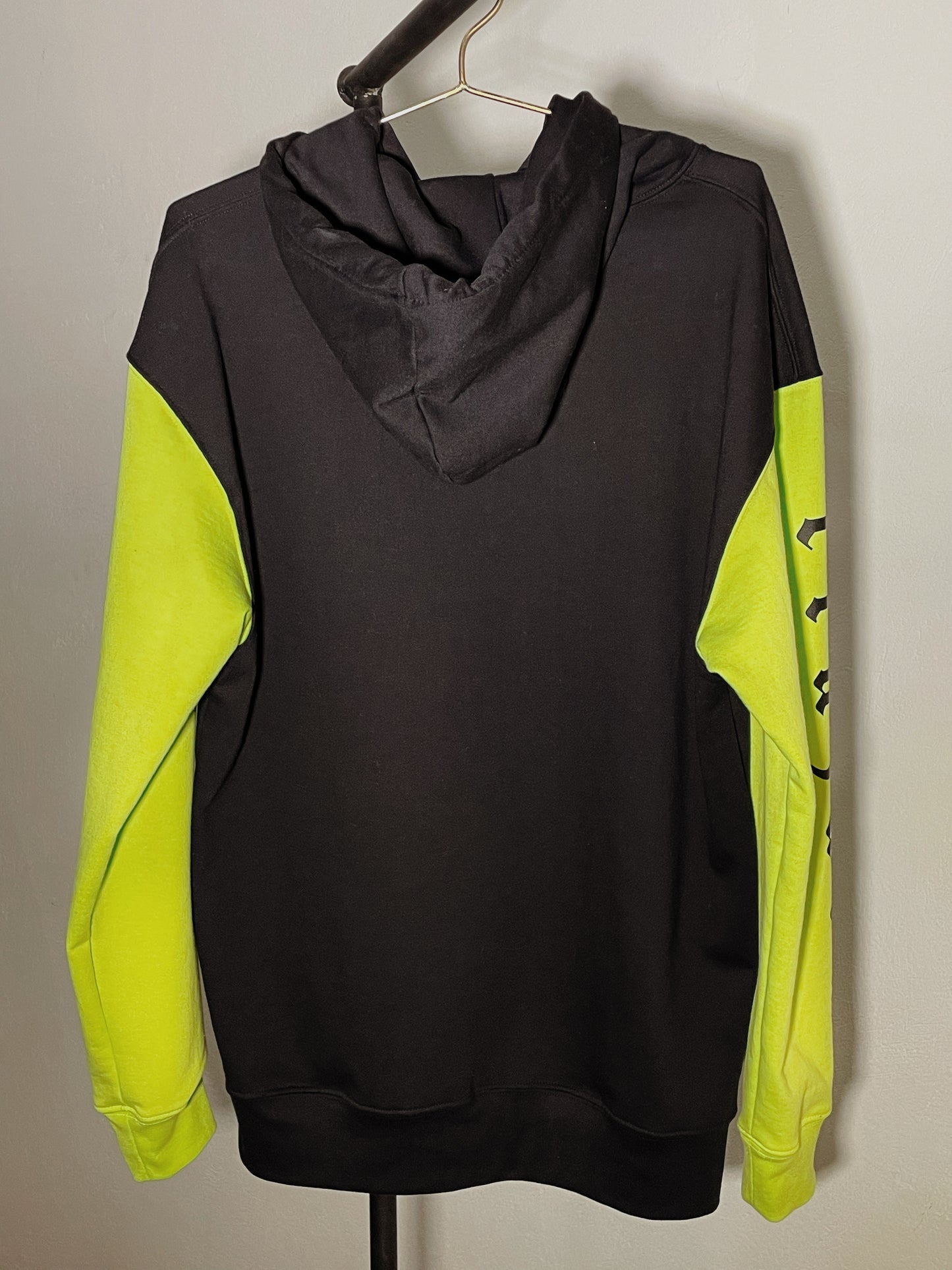 Sudadera Cz Negra con mangas Verde Neon