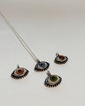 Cargar imagen en el visor de la galería, Collar Ojo de cristal