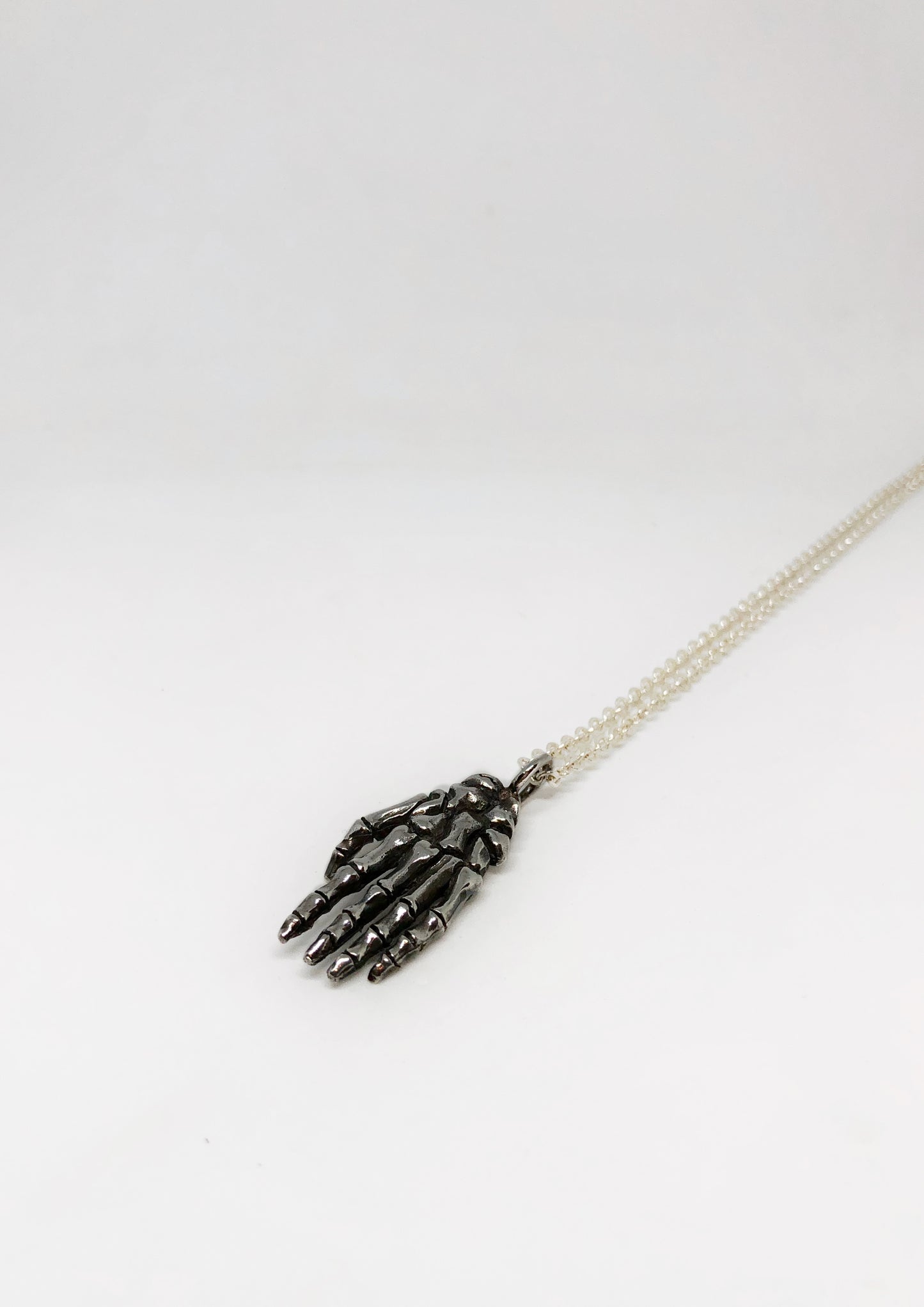 Collar Mano Esqueleto