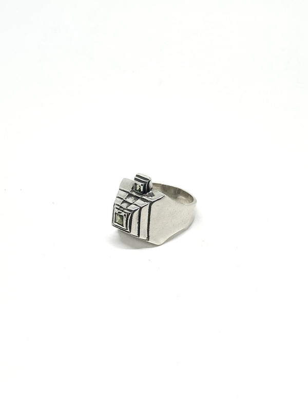 Anillo Pirámide con Piedra