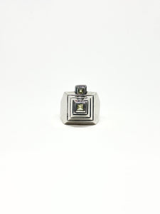 Anillo Pirámide con Peridoto