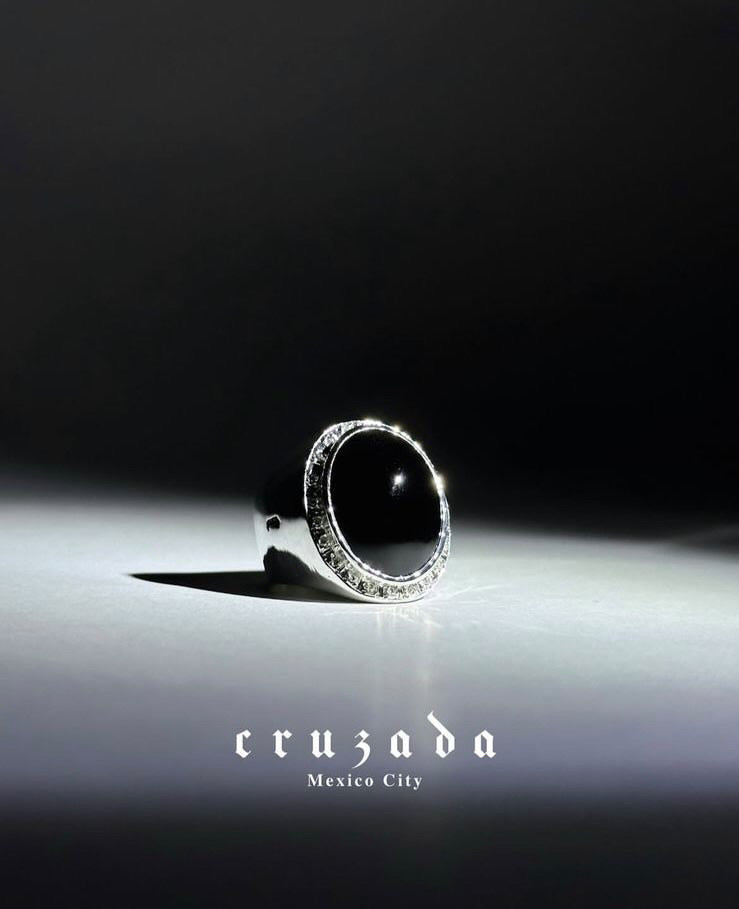 Anillo Italiano Ovalado con Incrustaciones