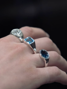 Anillo Cuadrado con Topacio Natural