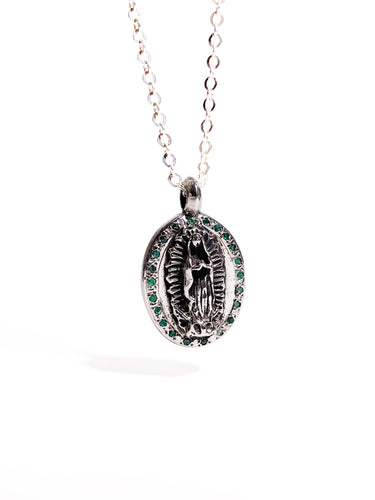 Collar Virgen con Incrustaciones de Esmeraldas