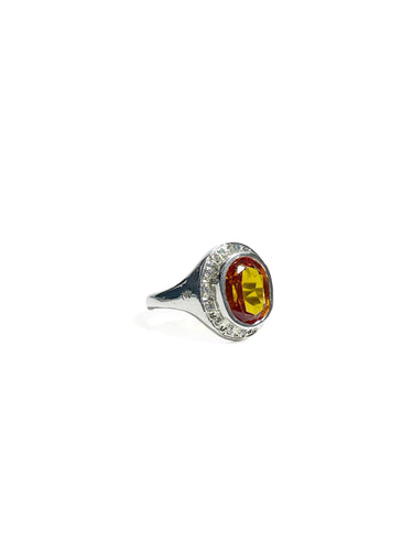 Anillo Citrino Ovalado con incrustaciones de zirconia
