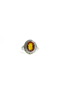 Anillo Citrino Ovalado con incrustaciones de zirconia