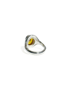 Anillo Citrino Ovalado con incrustaciones de zirconia
