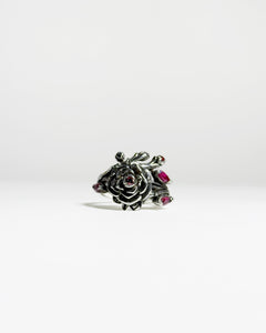 Anillo Rosa II Con incrustaciones de rubís