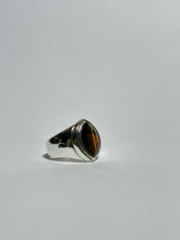 Cargar imagen en el visor de la galería, Anillo Marquis con piedra facetado