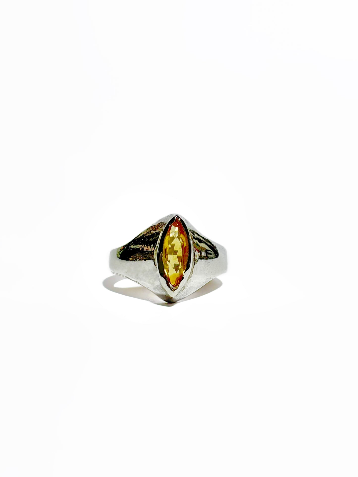 Anillo Marquis con Amatista