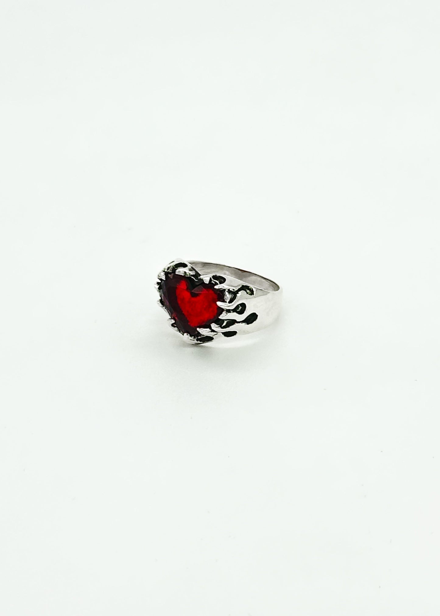 Anillo Corazón Flamas con Cristal
