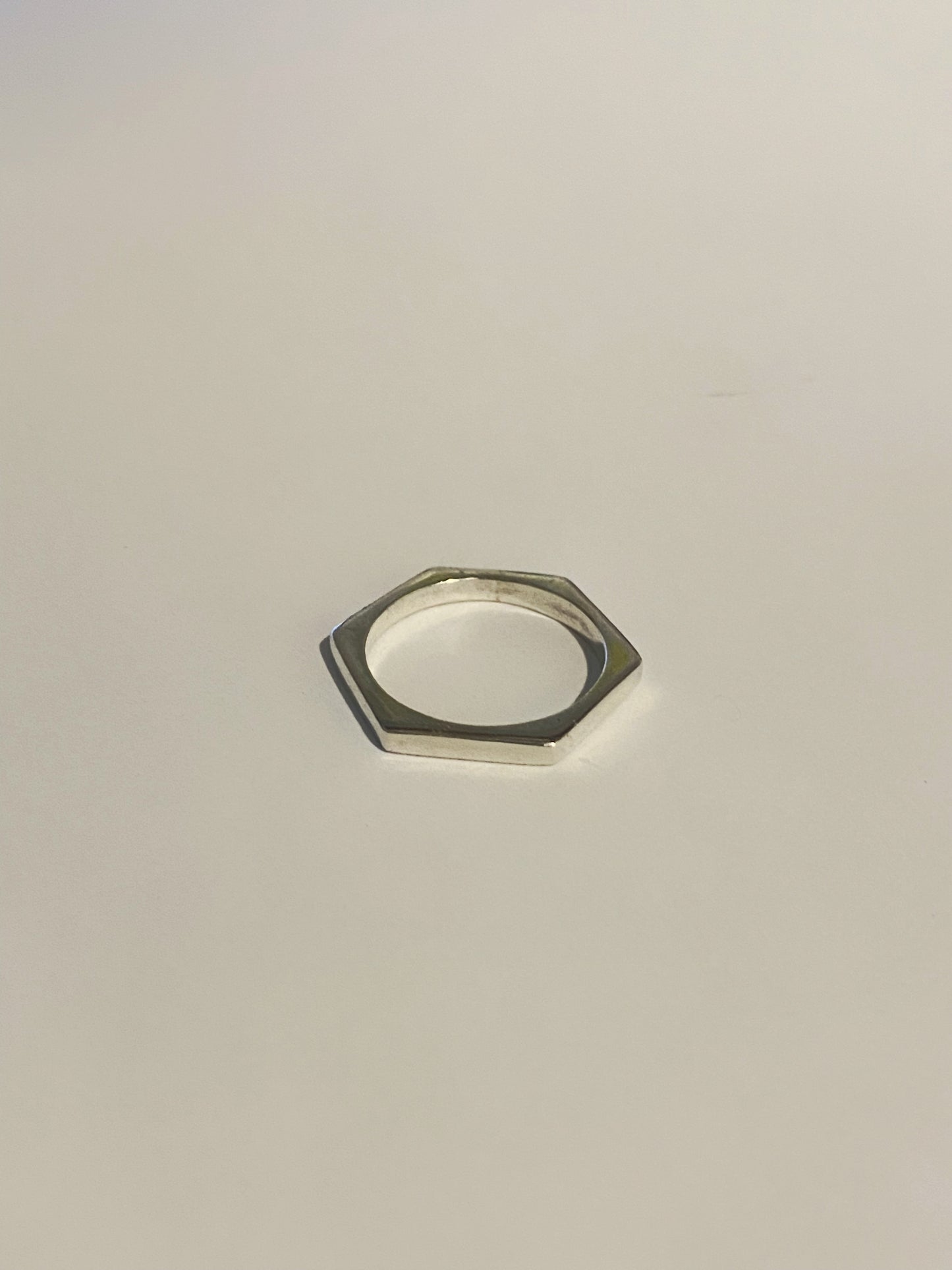 Anillo Hexágono Mini