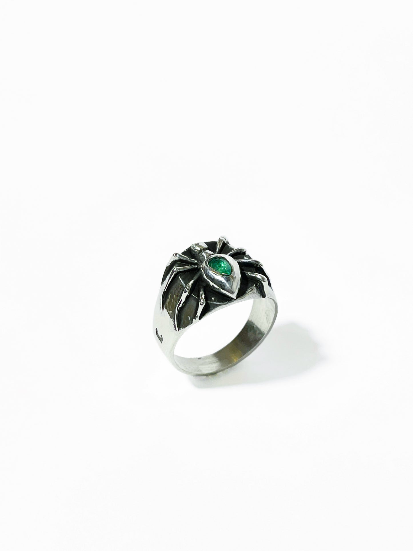 Anillo Araña con Incrustación natural