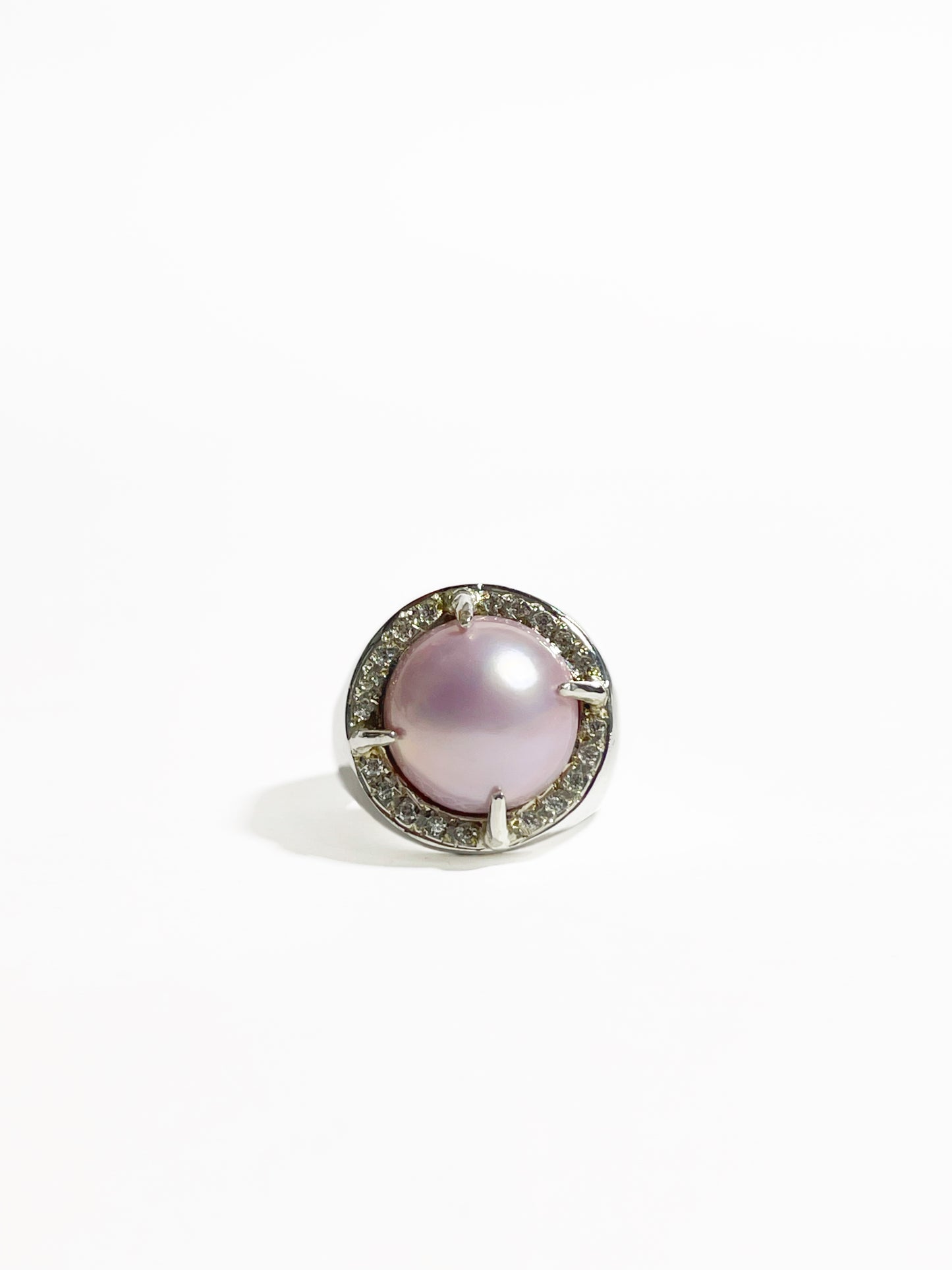 Anillo Perla Rosa con incrustaciones de zirconias