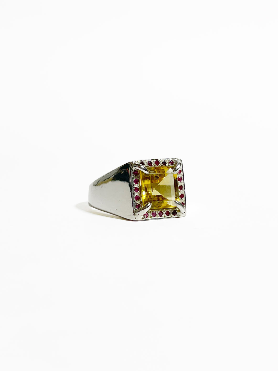 Anillo Citrino cuadrado con rubí