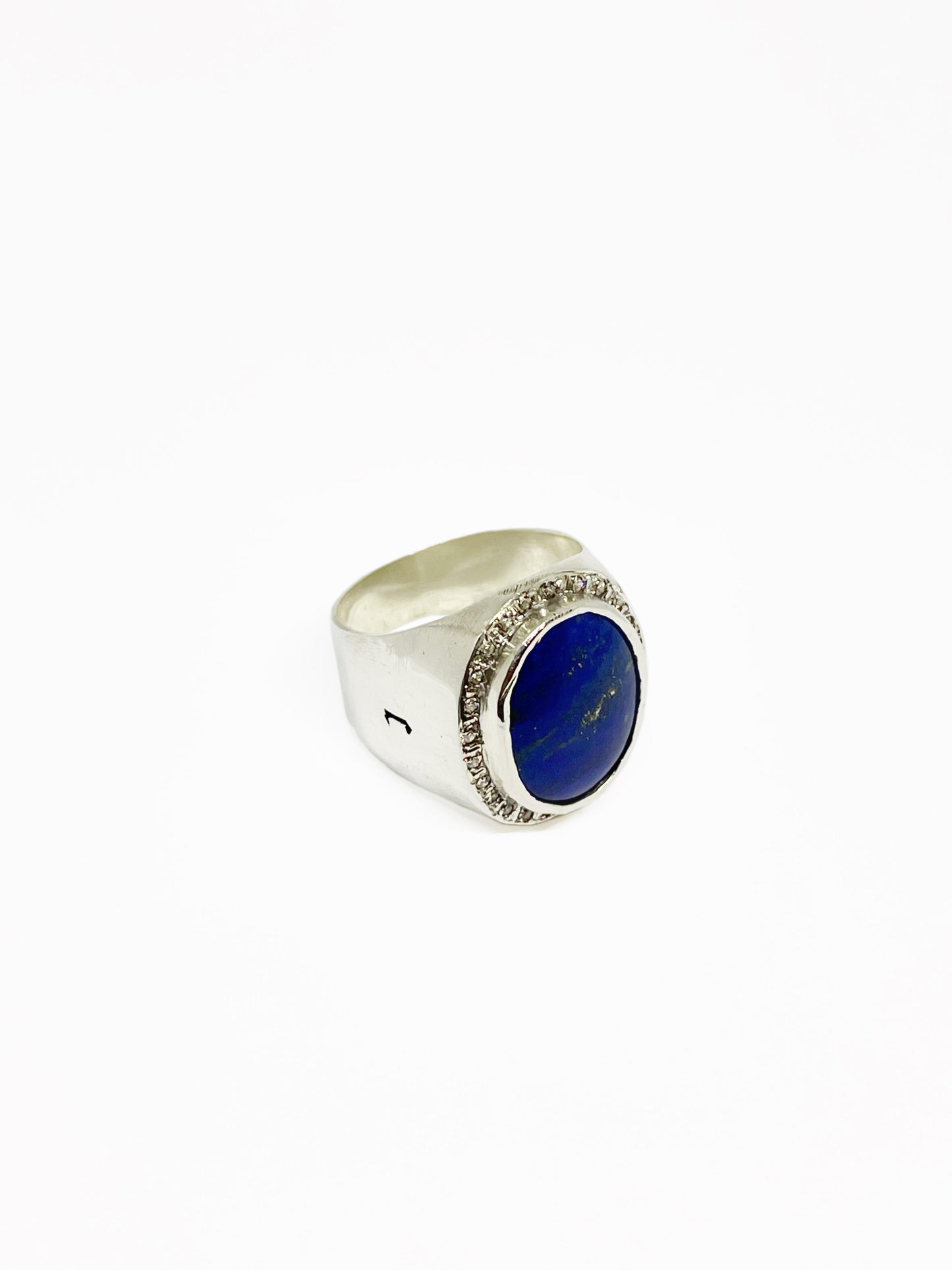 Anillo Italiano Ovalado con Incrustaciones