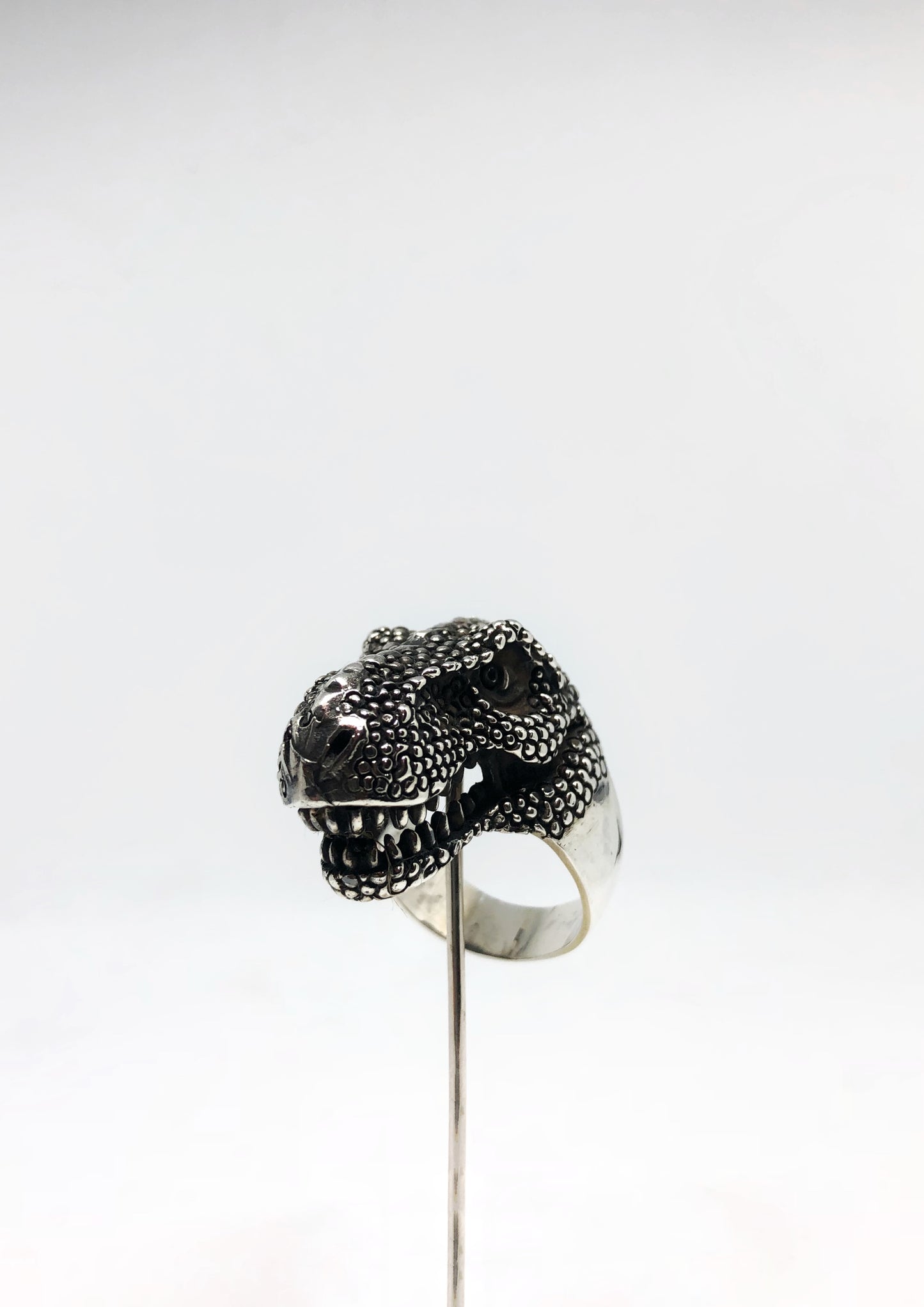 Anillo T Rex