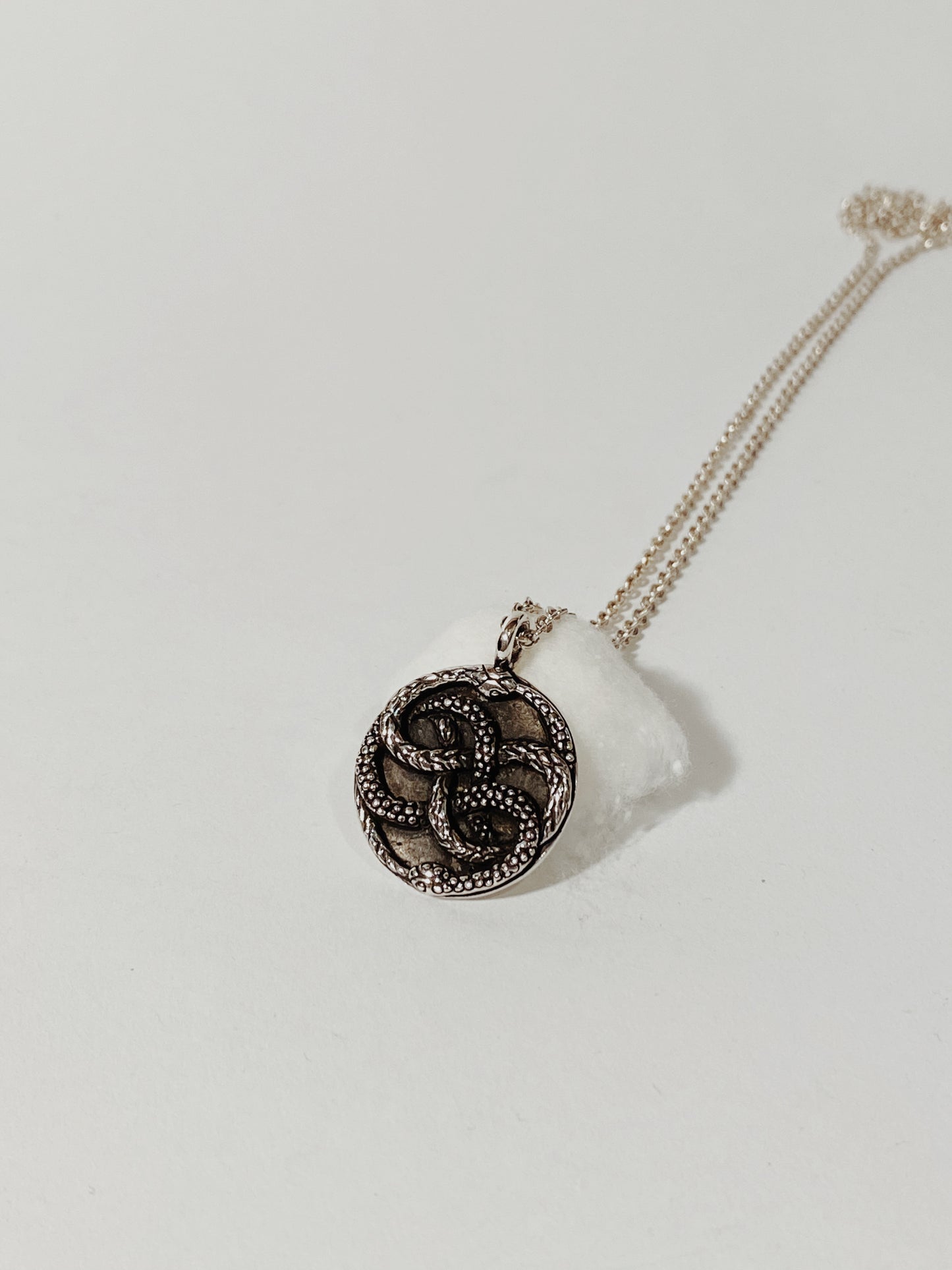 Collar Ouroboros