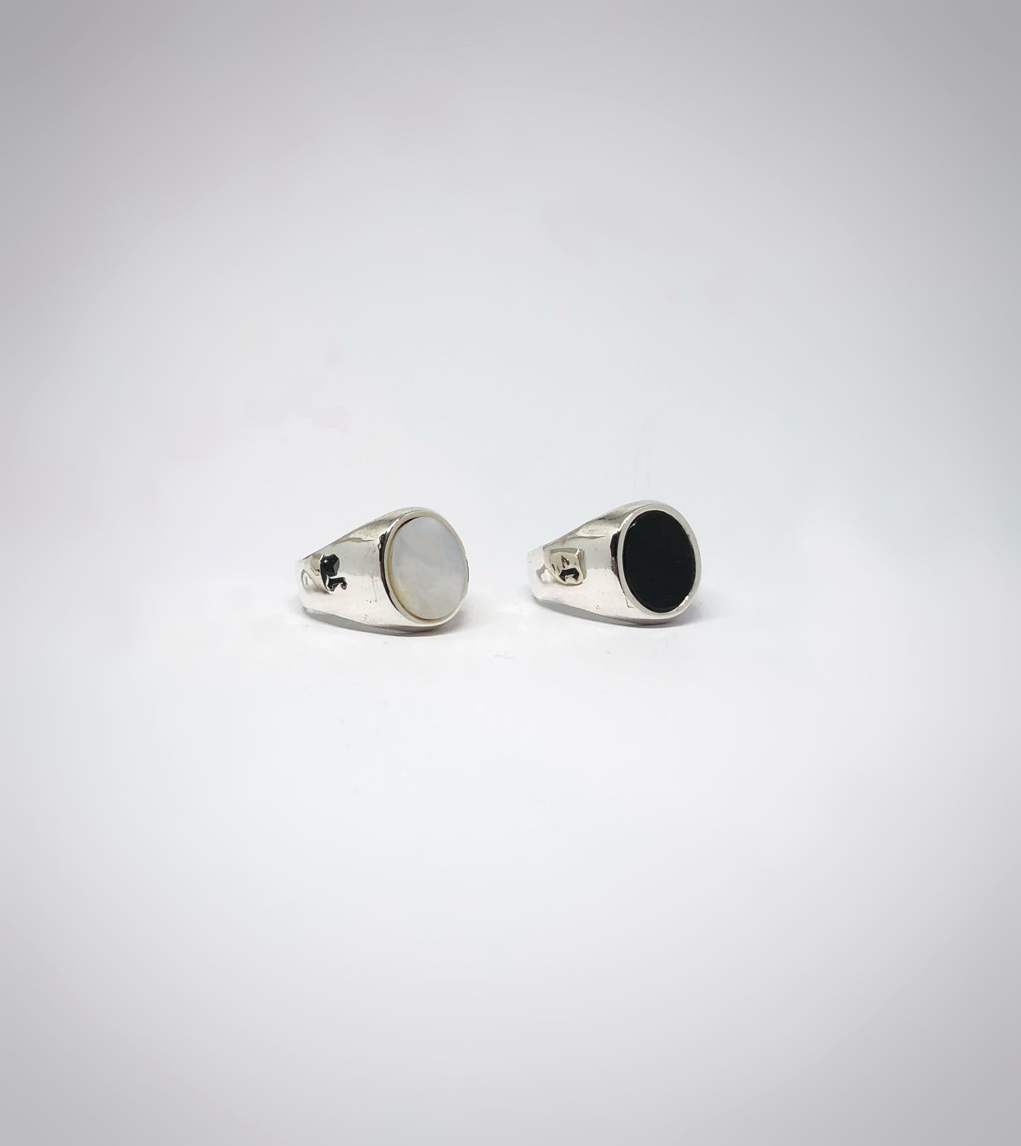 Anillo Ovalado con Piedra Plana II