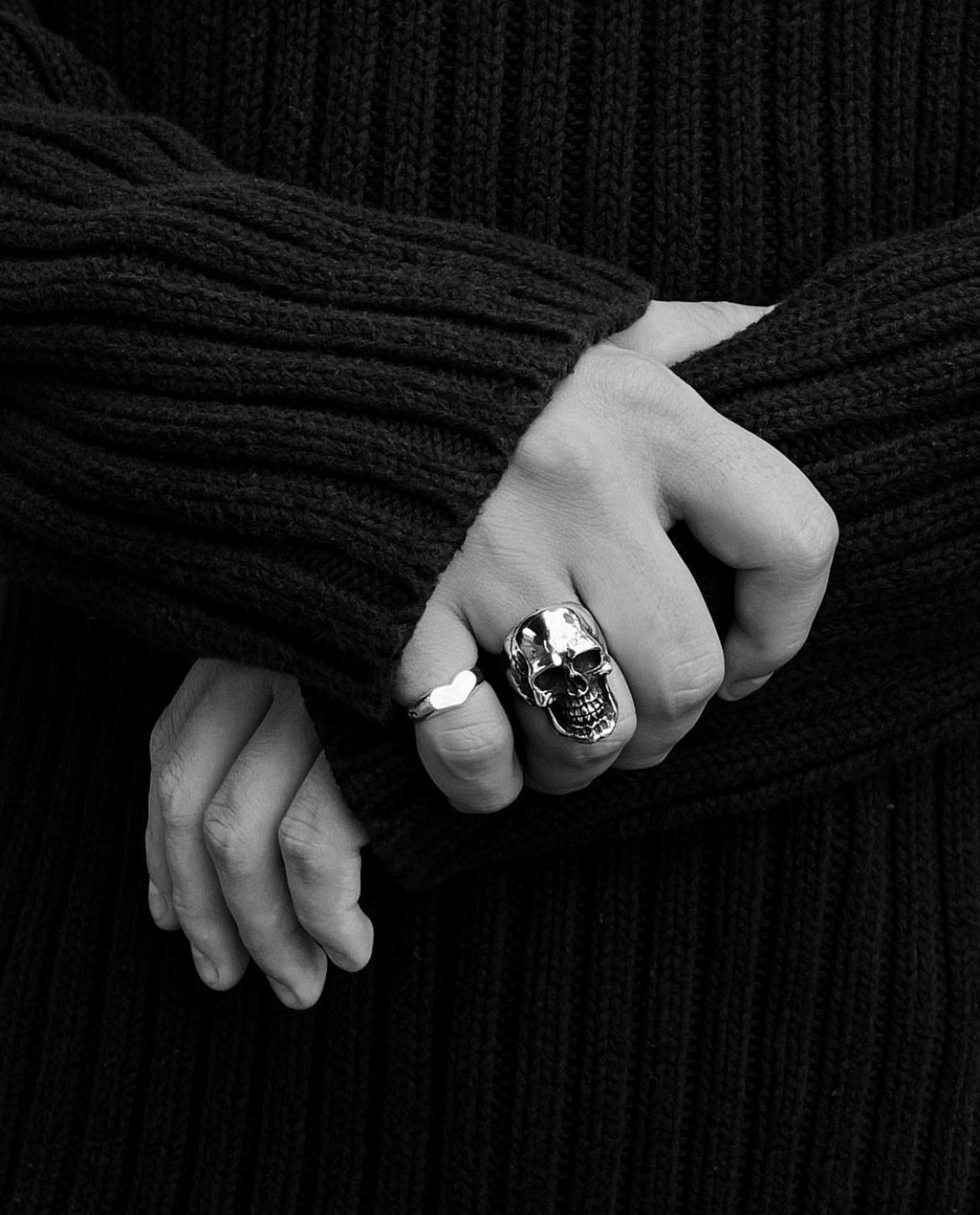 Anillo Calavera Cruzada. También en esta imagen: anillo corazón mini 