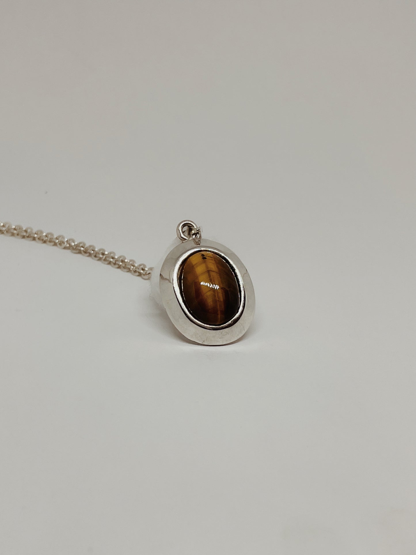 Collar Marco Ovalado con Piedra