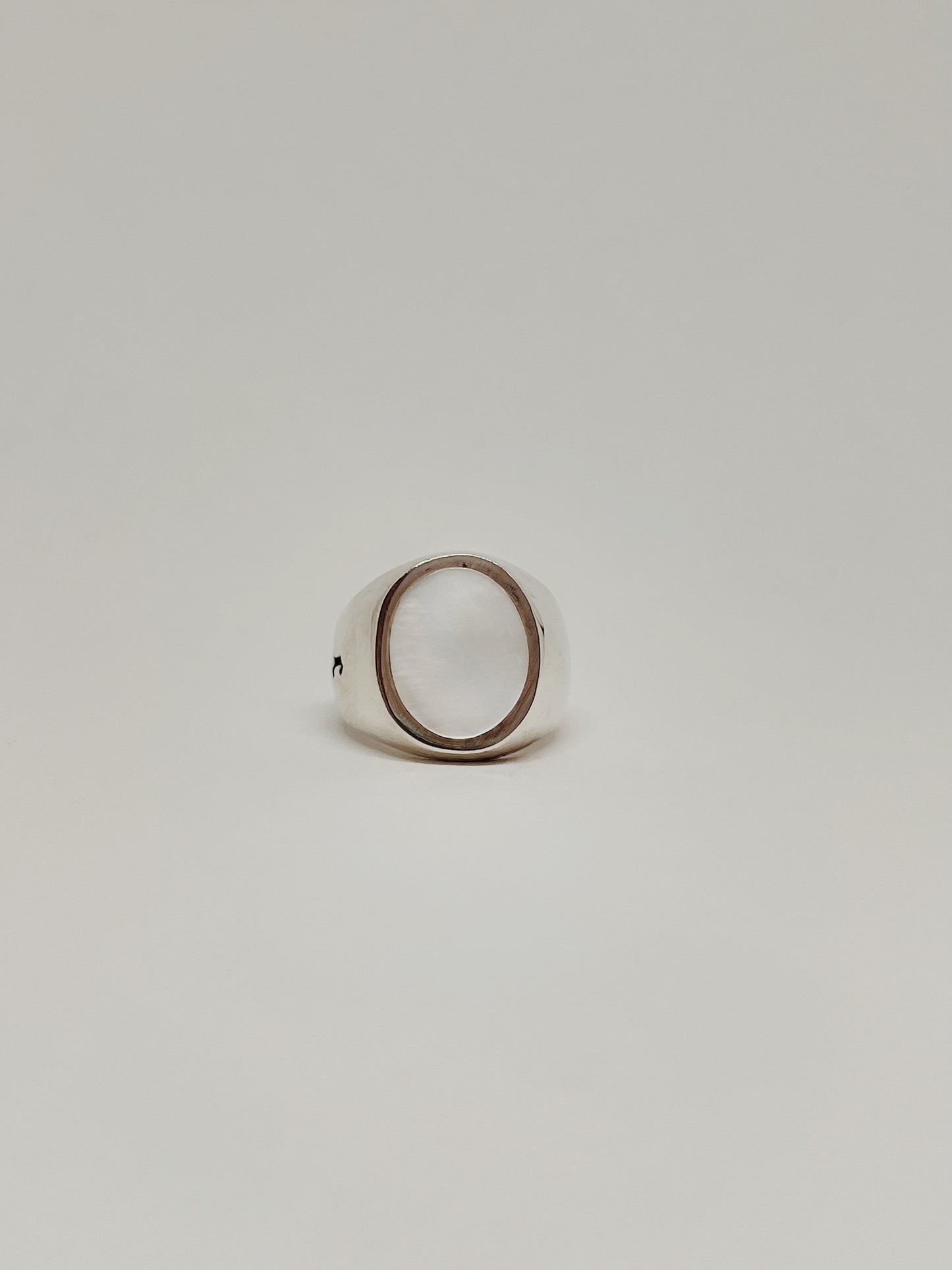 Anillo Ovalado con Piedra Plana II