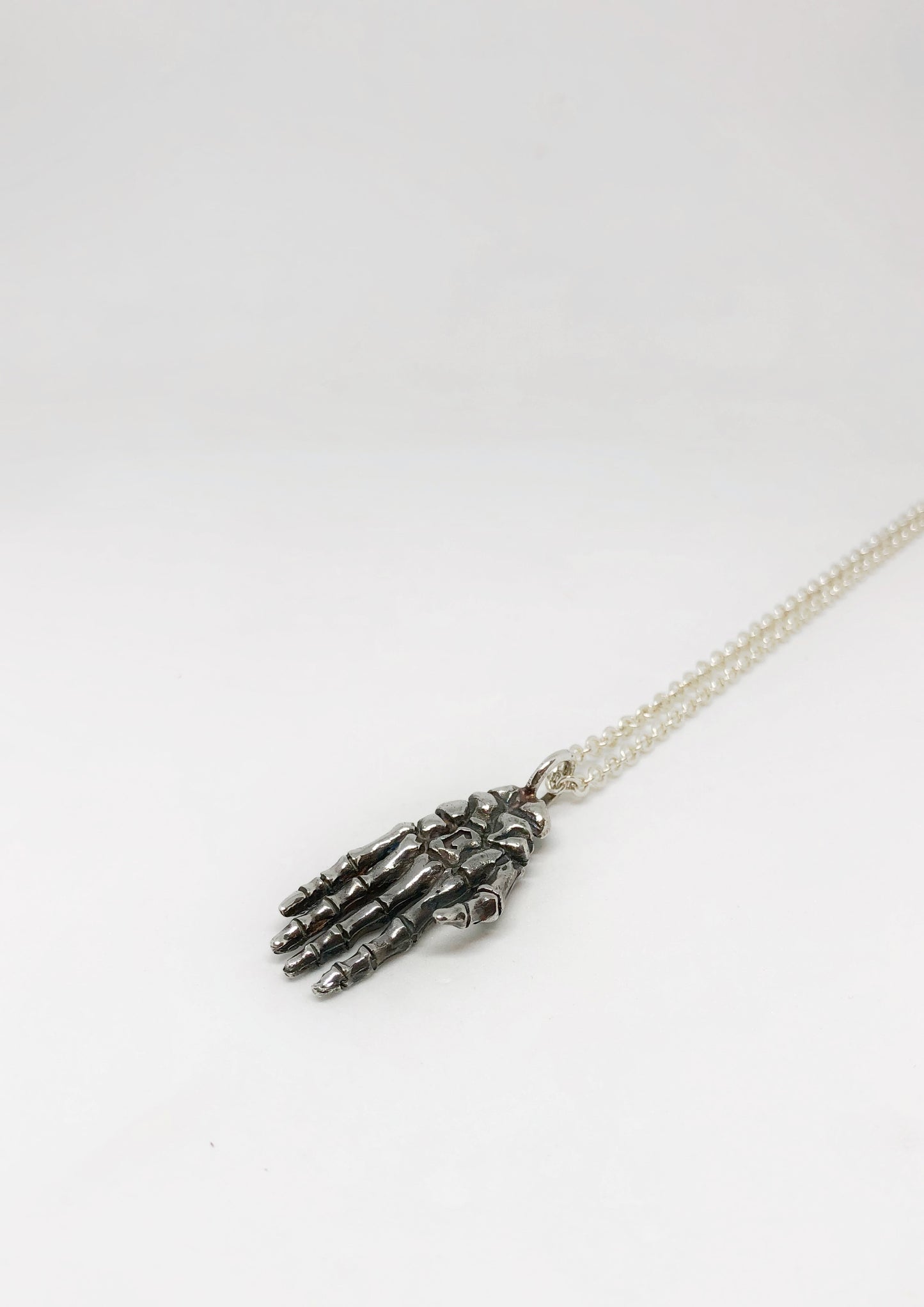 Collar Mano Esqueleto